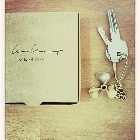 Hideaway Biennale * Venedig