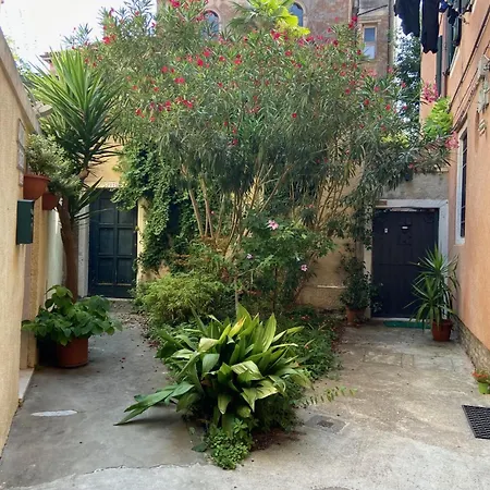 Διαμέρισμα Hideaway Biennale